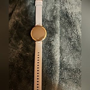 Garmin Lily smart watch. Small band, I have others to go with it.